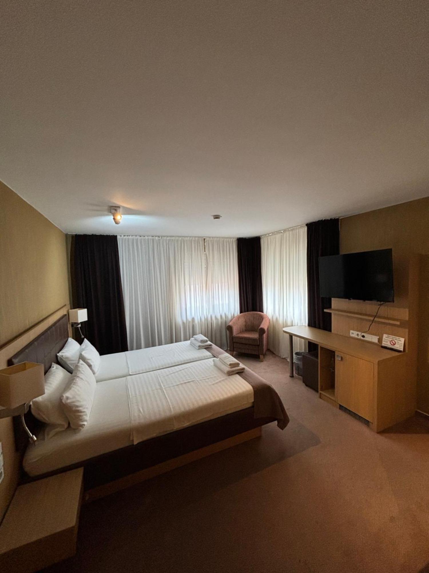 Hotel Ortel Gmbh Besigheim Dış mekan fotoğraf