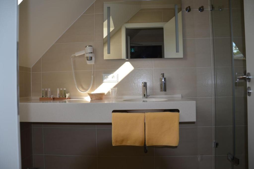 Hotel Ortel Gmbh Besigheim Oda fotoğraf